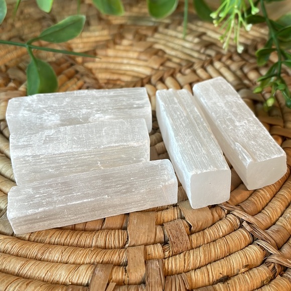 Mini Selenite Sticks Charging Carving Energy Wand Gemstone Crystal Bar Sticklets - Picture 3 of 7